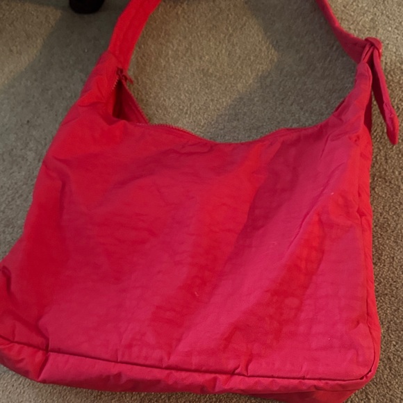 Baggu Candy Apple Nylon Shoulder Bag - Picture 3 of 8